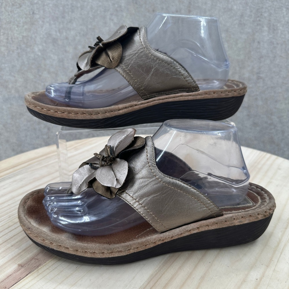 Clarks Artisan Sandals 10M Bronze Leather Floral Flower Applique Thong Wedge